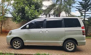 Toyota Noah 2003 Silver