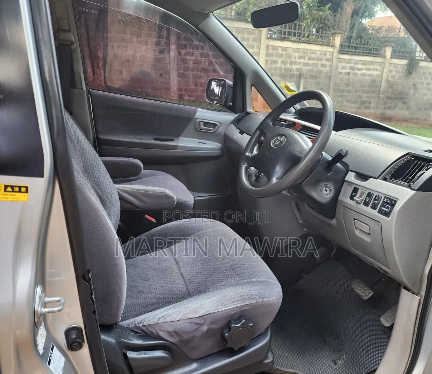 Toyota Noah 2003 Silver