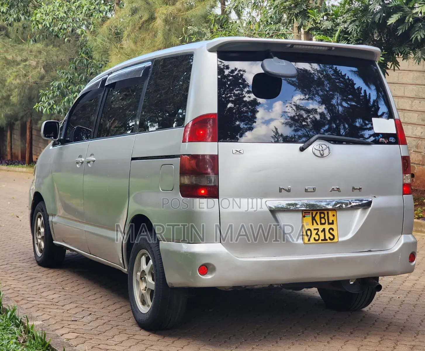 Toyota Noah 2003 Silver