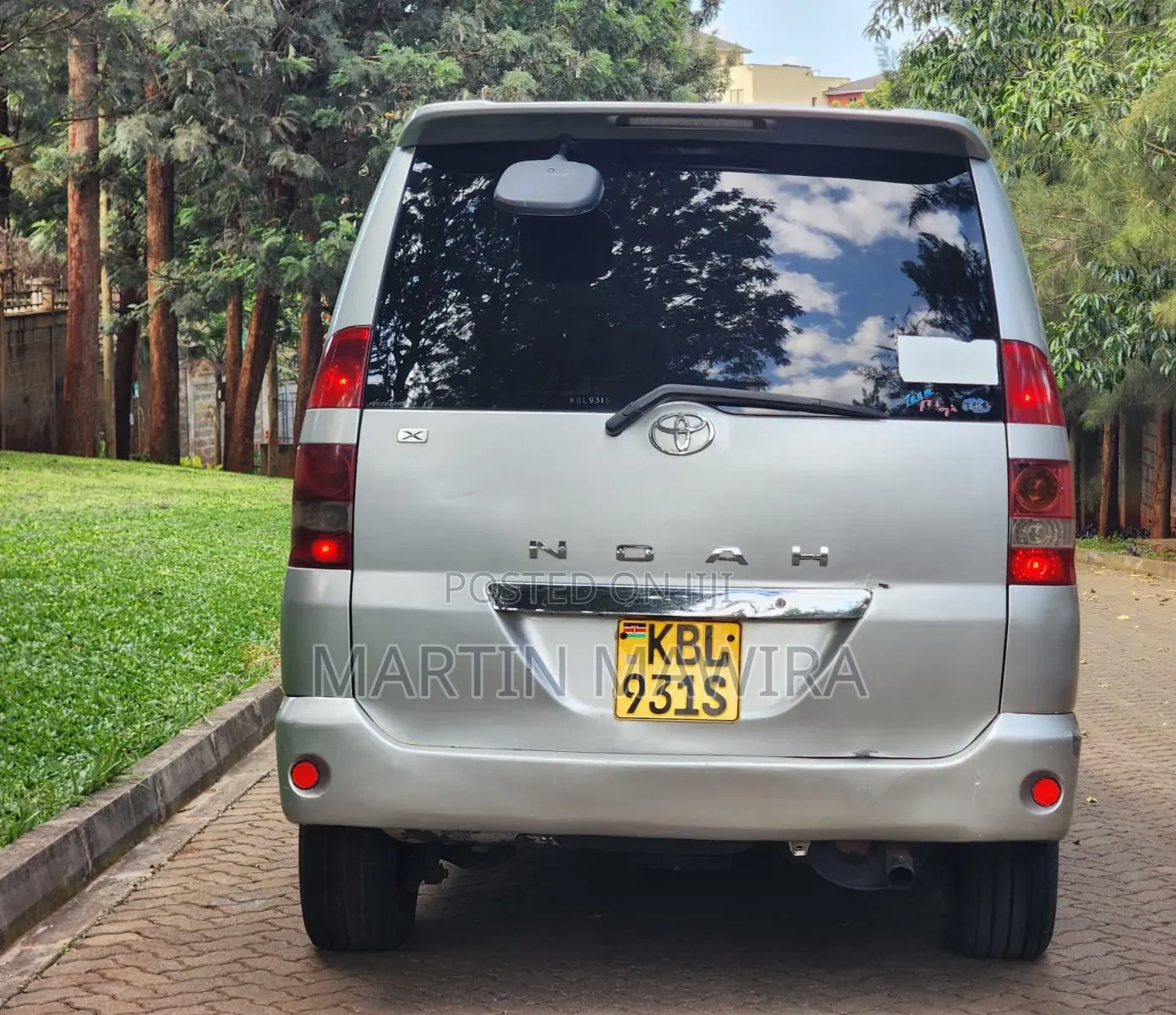 Toyota Noah 2003 Silver