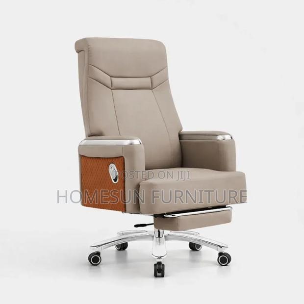 Luxury Executive High-Back Office Chair – Premium Leather - thumbnail 2