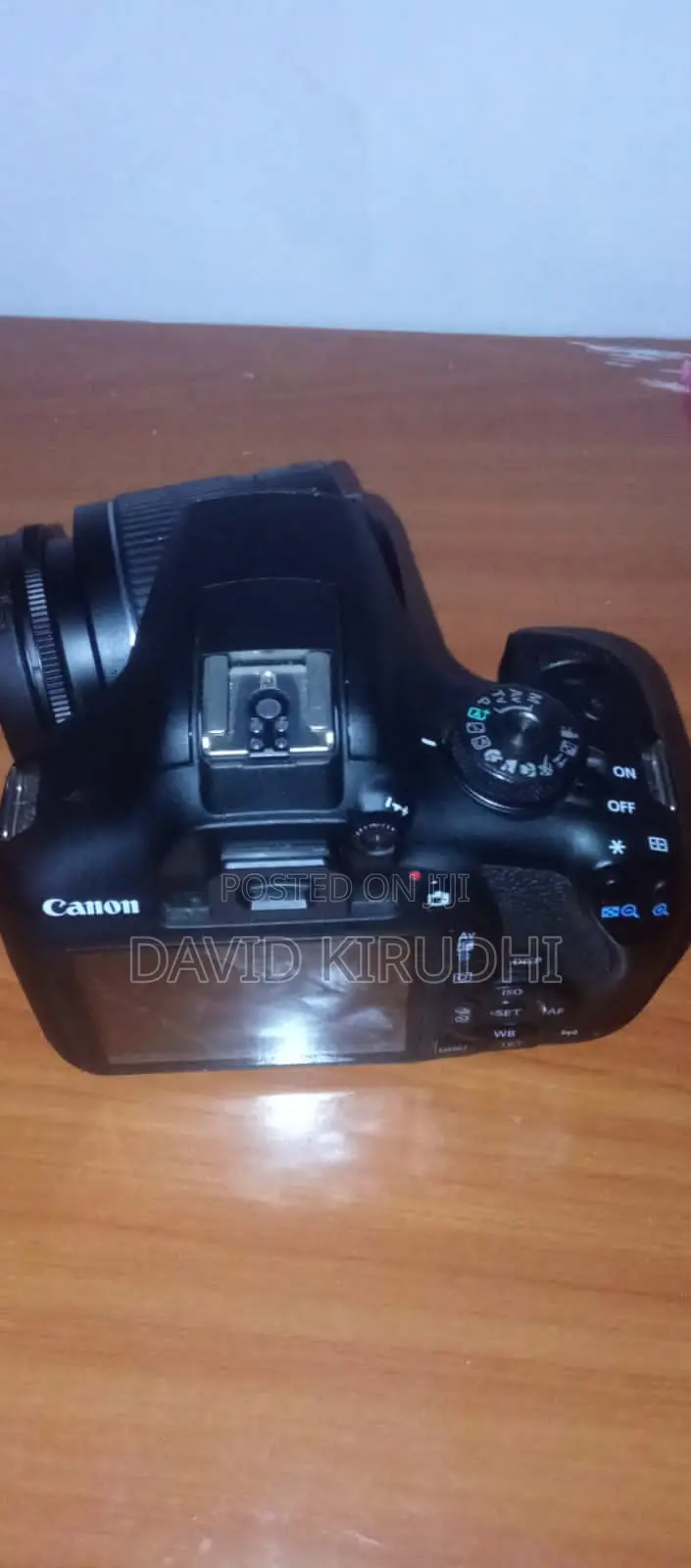 Camera Canon 2000d