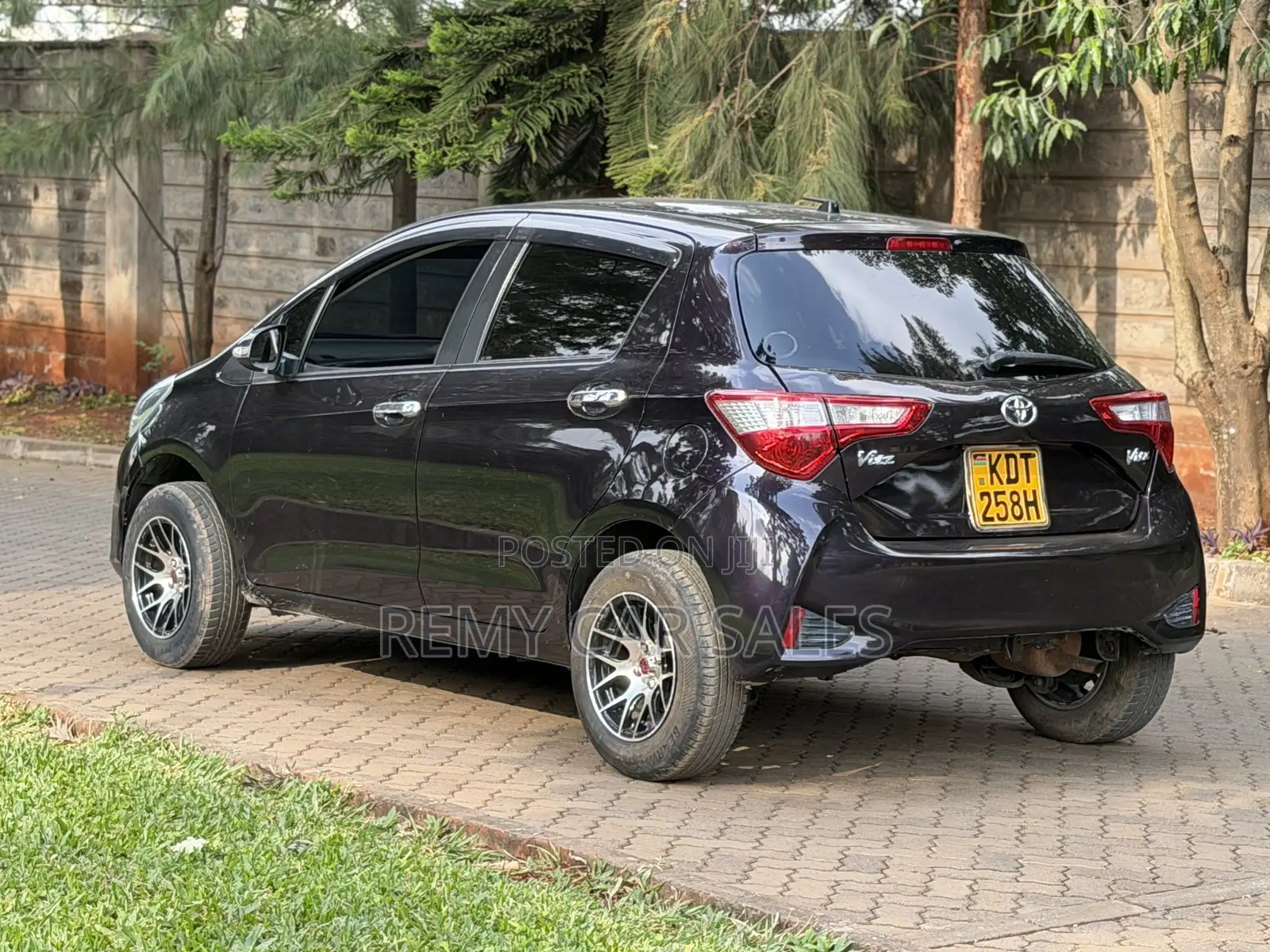 Toyota Vitz 2018 Purple