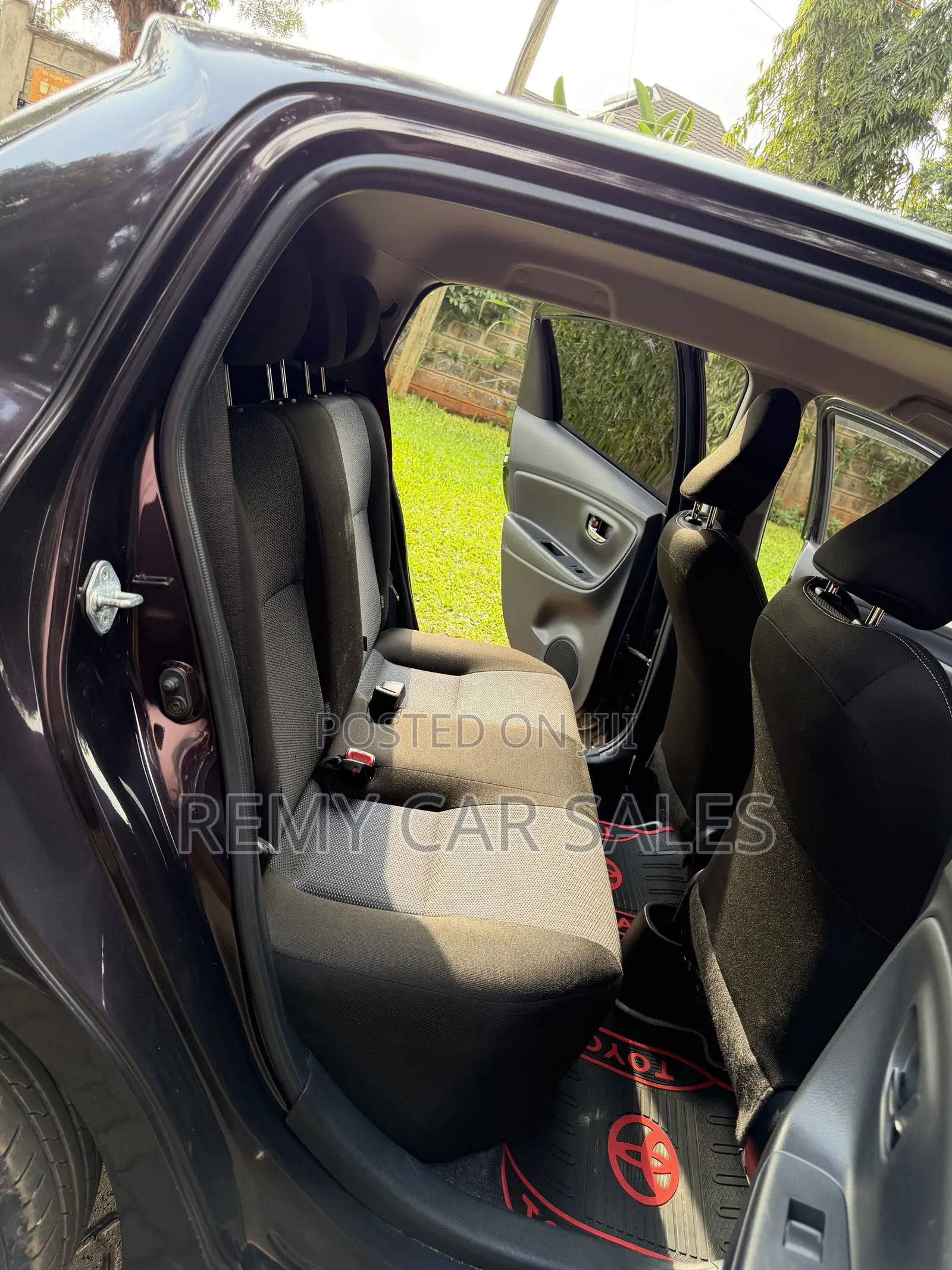 Toyota Vitz 2018 Purple
