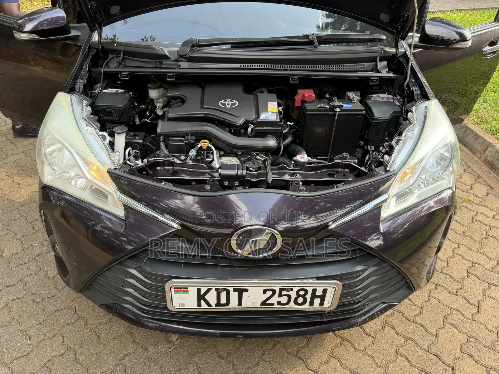 Toyota Vitz 2018 Purple