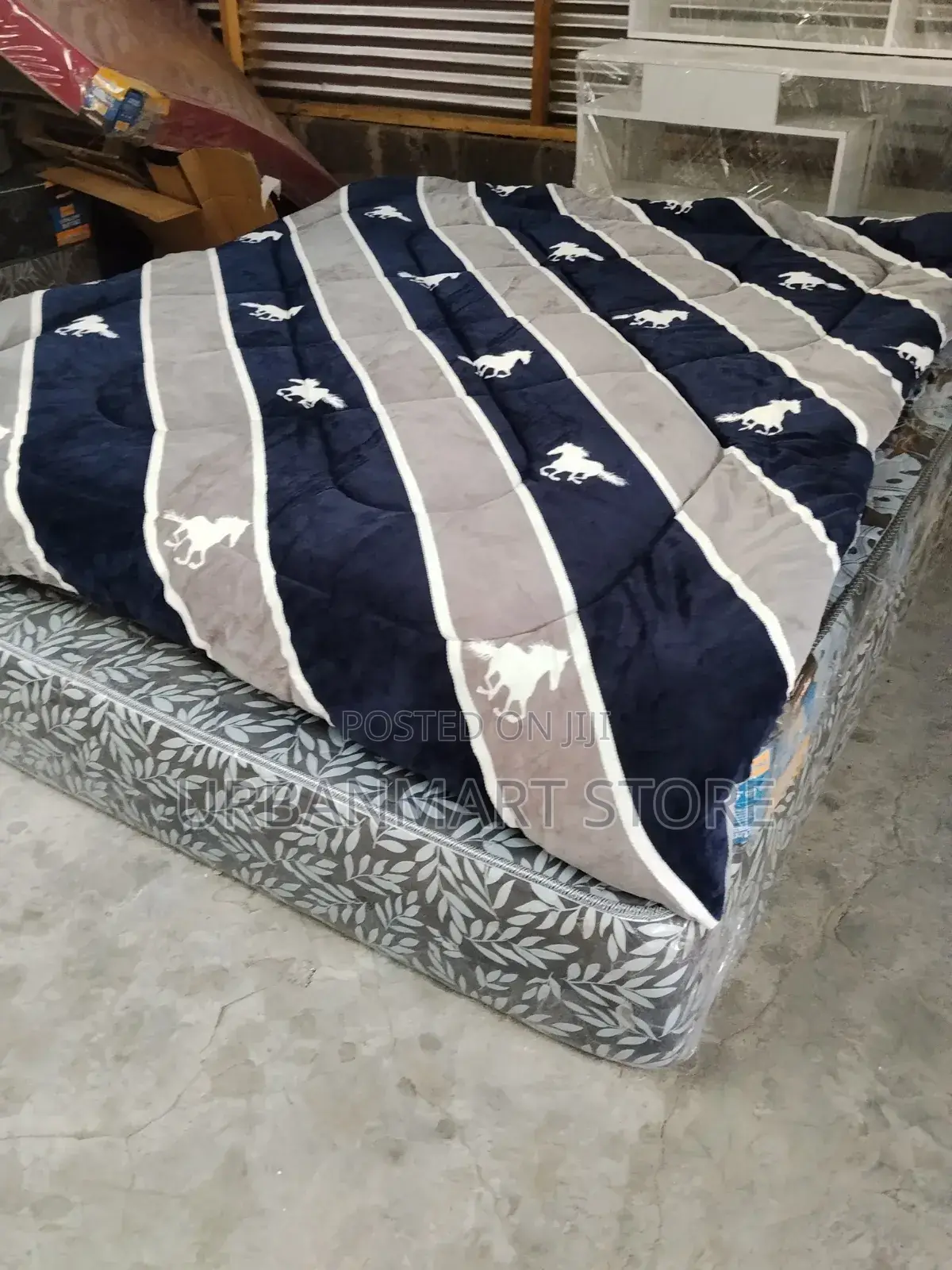 All-Season Woolen Duvet 5x6 6x6