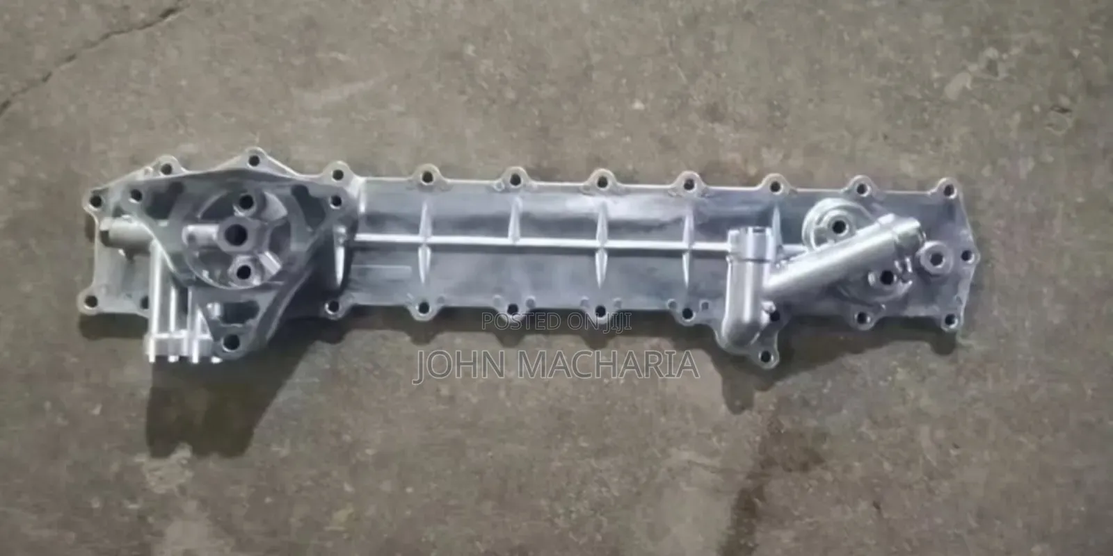 Oil Cooler Cover for Mitsubishi Fuso Trucks Equipped With 6d17 Engines