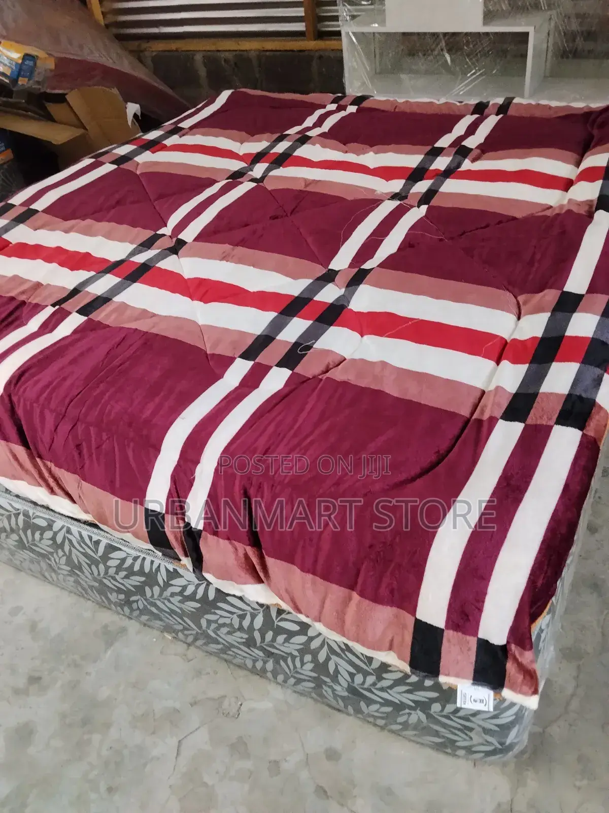 Comfortable Woolen Duvet for All Seasons 5 by 6, 6 by 6
