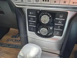 Toyota Land Cruiser Prado 2.8 2019 White