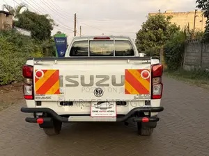 New Isuzu D-MAX 2025 White
