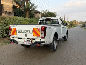 New Isuzu D-MAX 2025 White