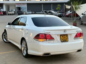 Toyota Crown 2012 White