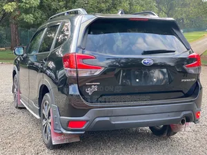 Subaru Forester Premium AWD 2019 Black