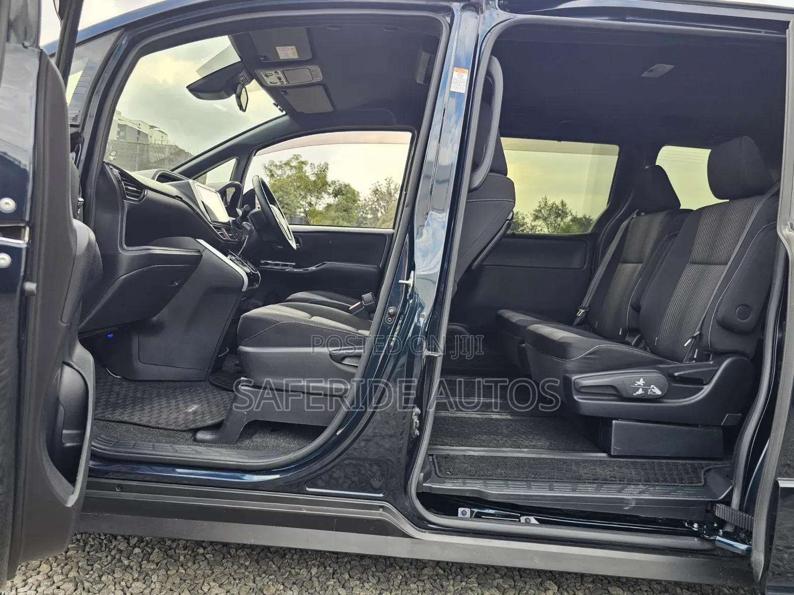 Toyota Voxy 2019 Blue