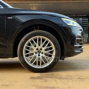 Audi Q5 2.0T Premium AWD quattro 2019 Black