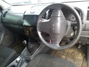 Isuzu D-MAX 2017 White