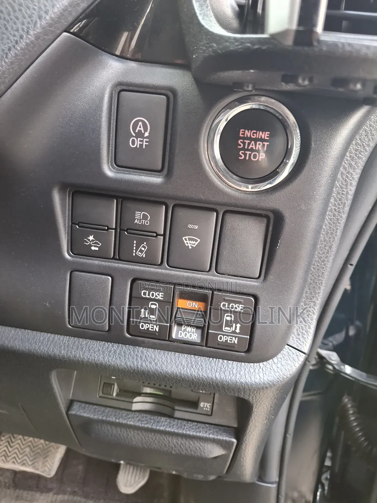 Toyota Voxy 2018 Black