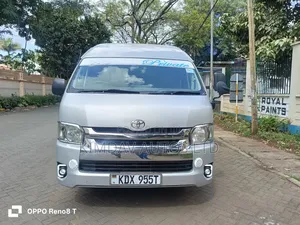 Toyota HiAce 2016 Silver