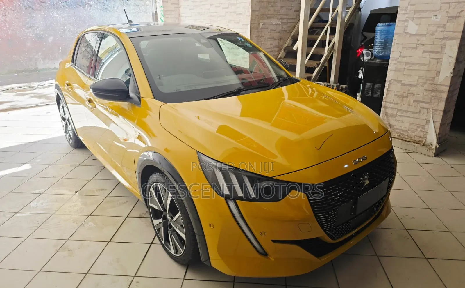 Peugeot 208 2020 Yellow