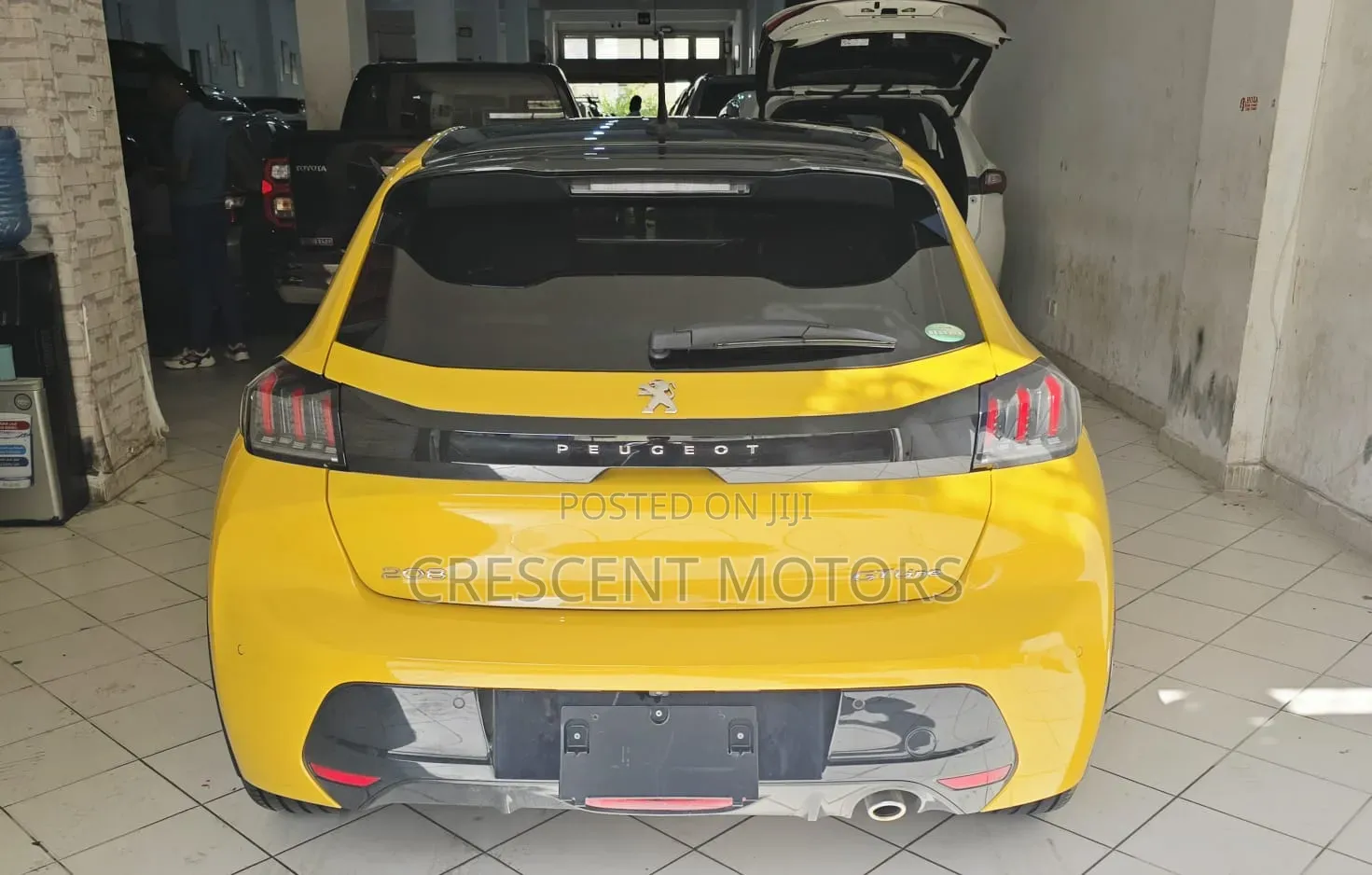 Peugeot 208 2020 Yellow