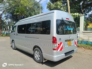 Toyota HiAce 2016 Silver