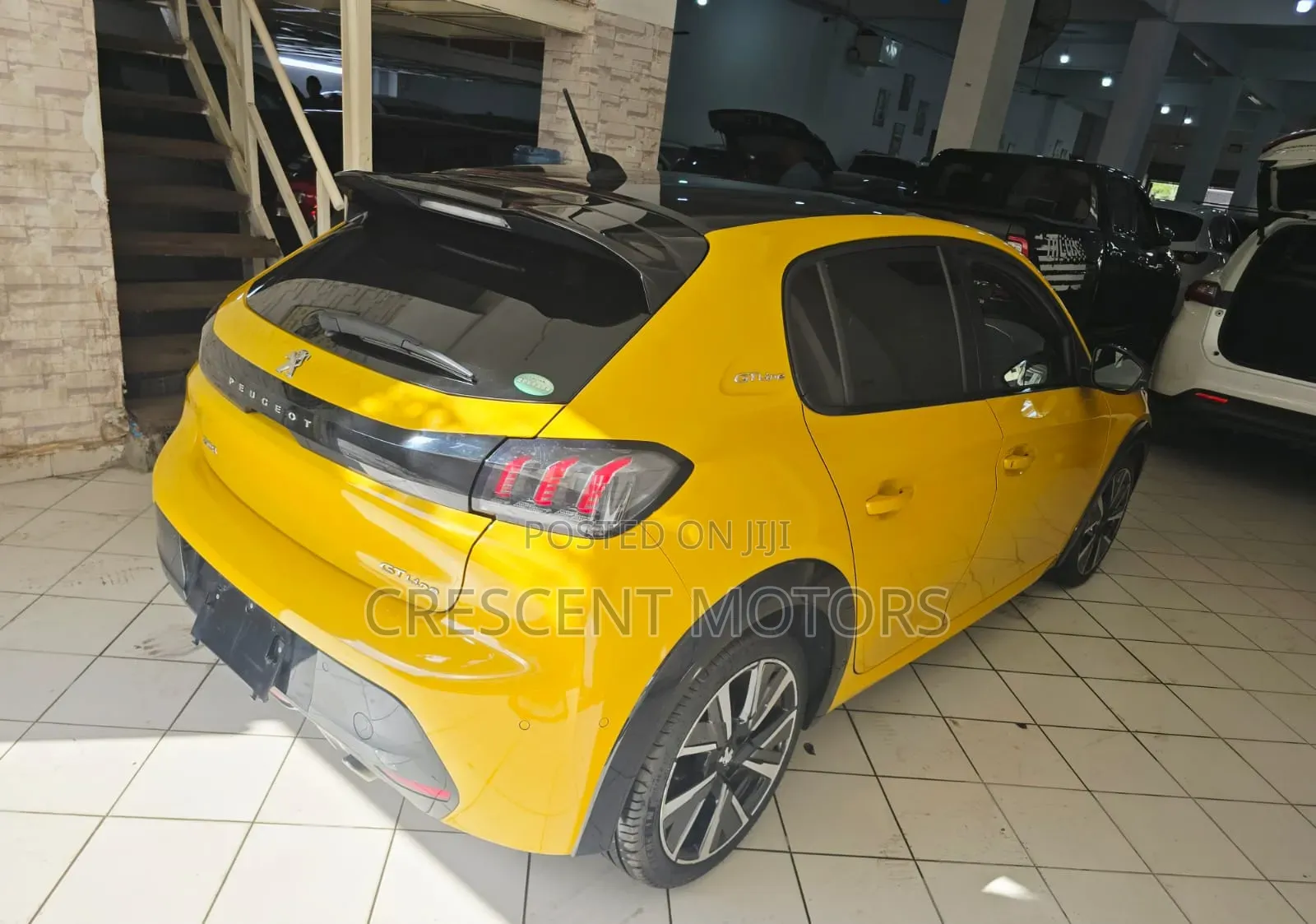 Peugeot 208 2020 Yellow