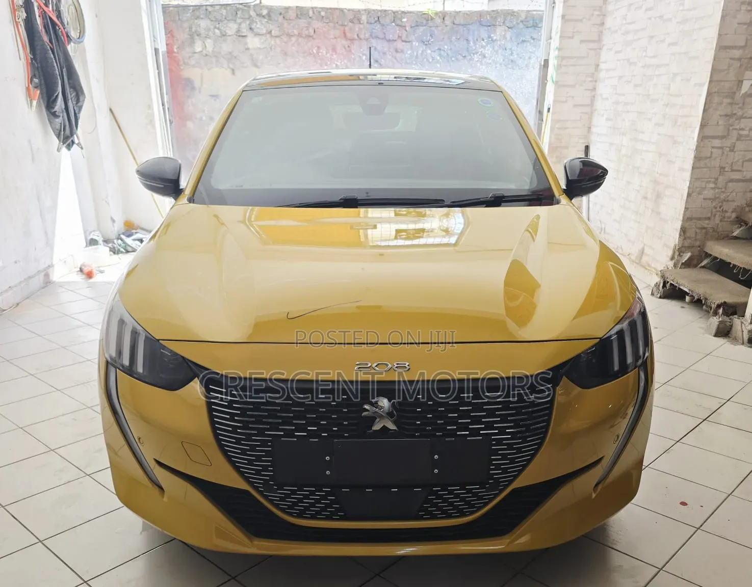 Peugeot 208 2020 Yellow