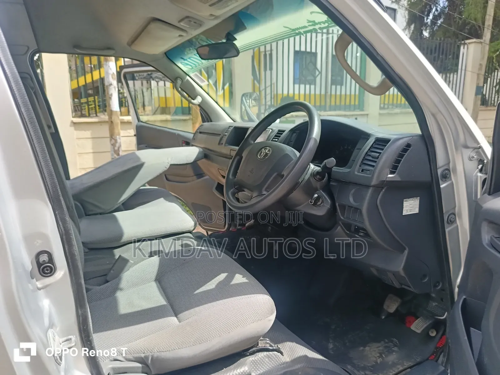 Toyota HiAce 2016 Silver