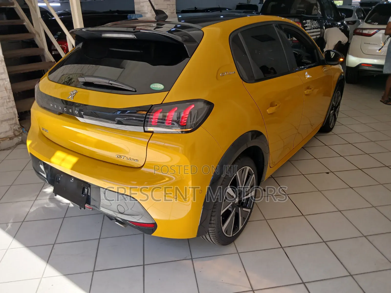 Peugeot 208 2020 Yellow