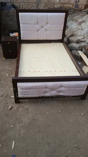 5x6 Mocket With Cream Headboard and Footboard