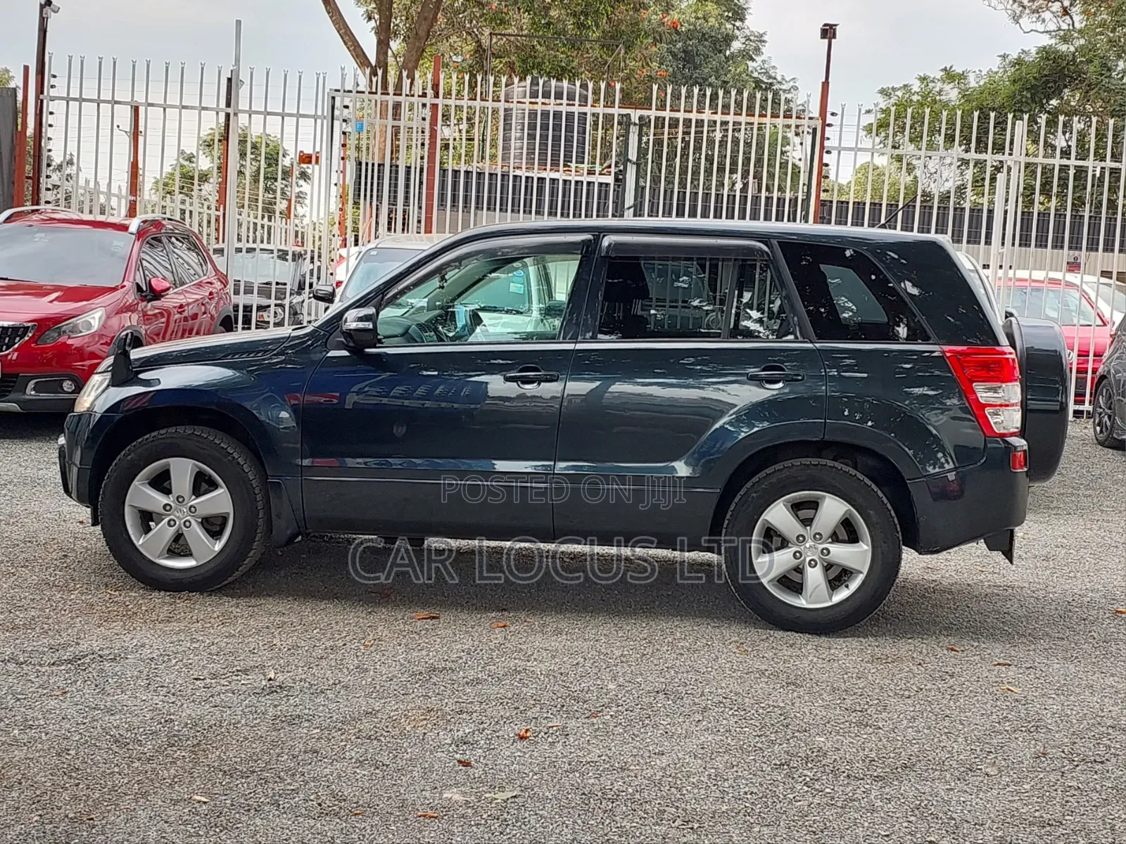 Suzuki Escudo 2011 Black