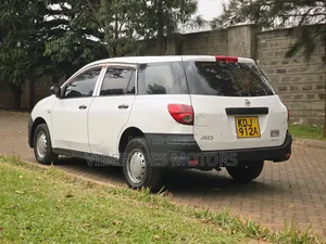 Nissan Advan 2015 White
