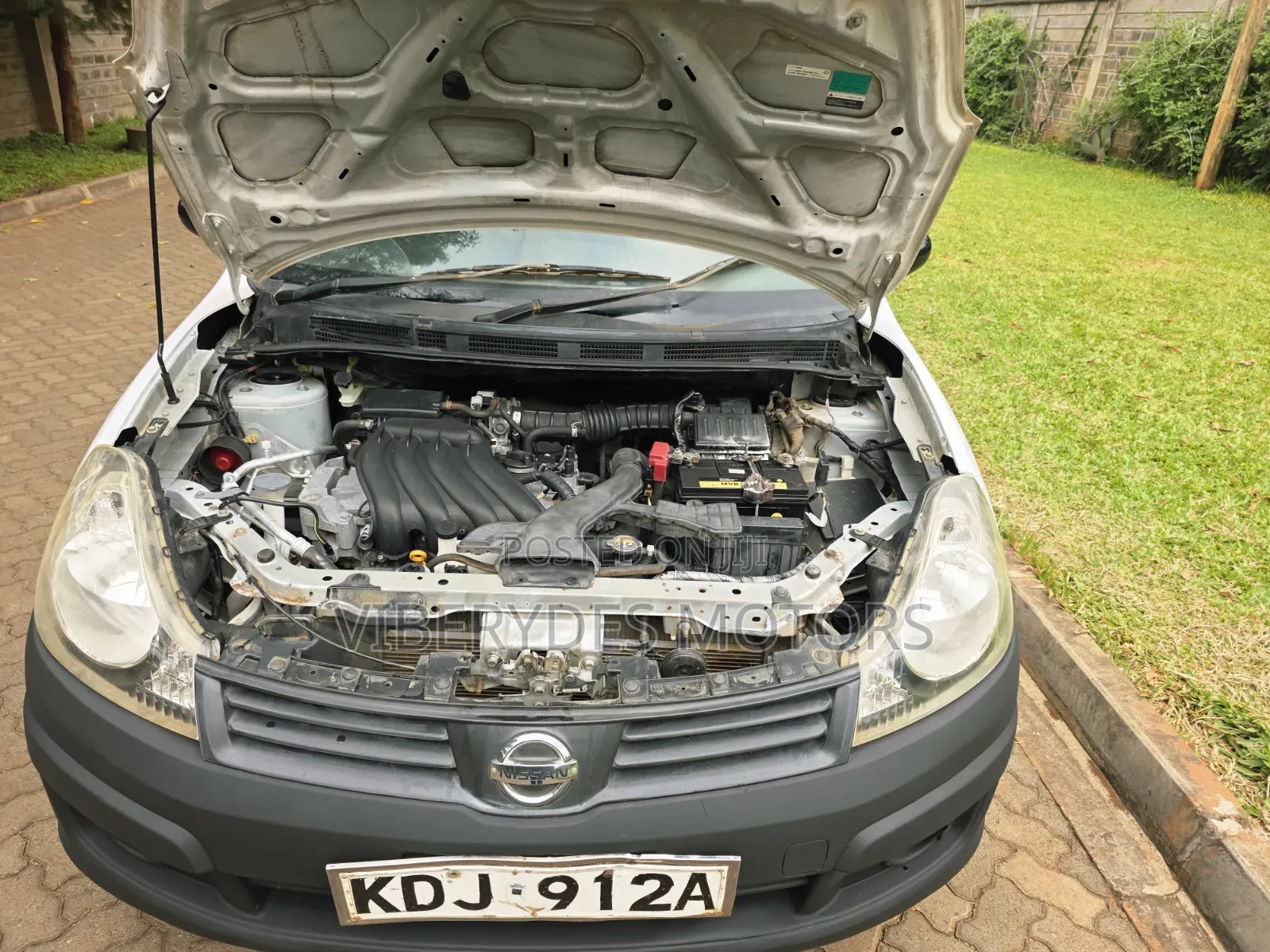Nissan Advan 2015 White