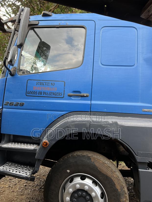 Mercedes Benz Axor Tipper - thumbnail 10
