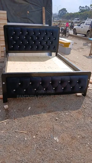 Black 5x6 Bed + Free Delivery