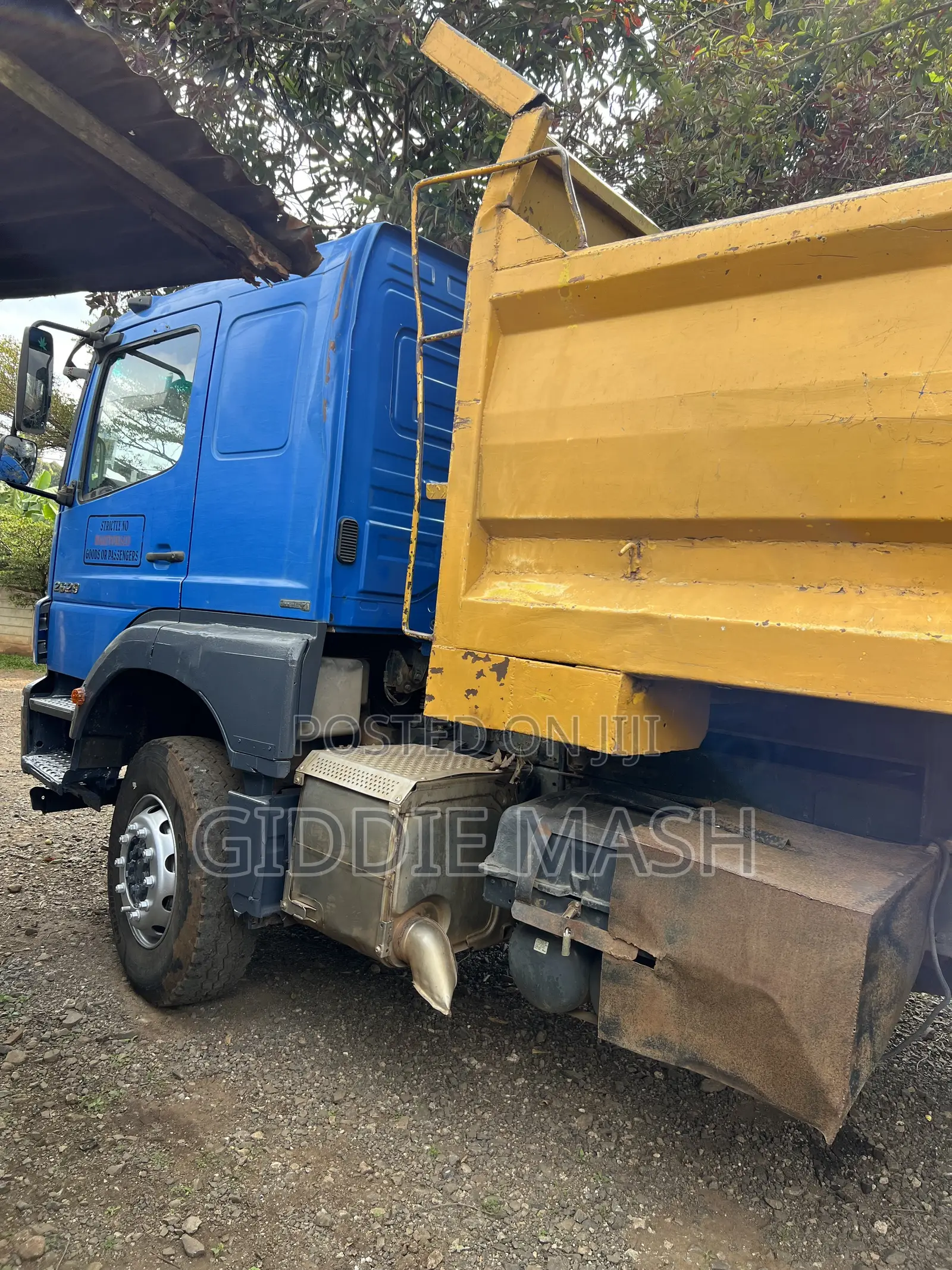 Mercedes Benz Axor Tipper