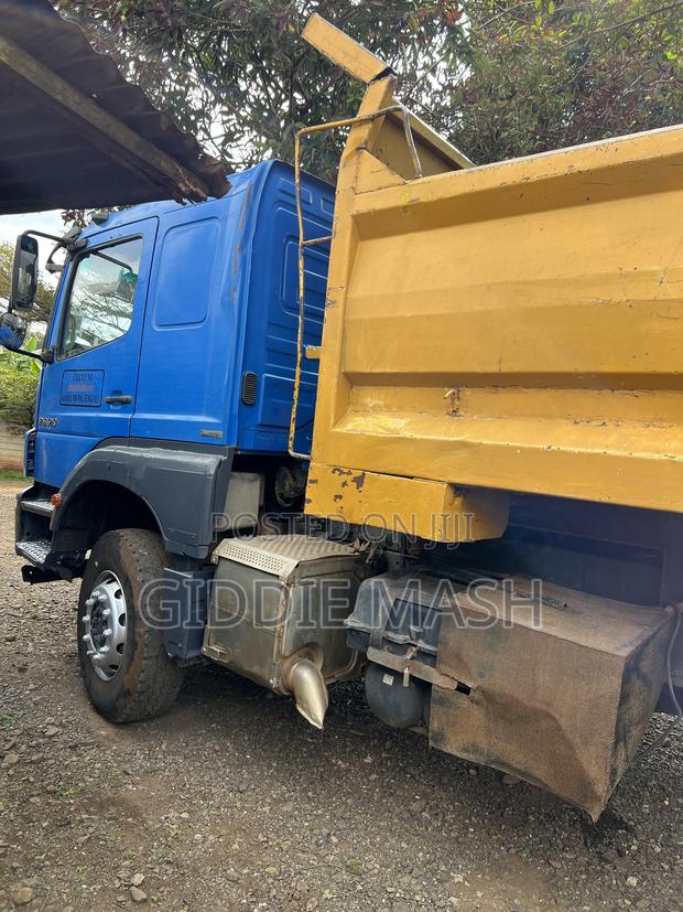 Mercedes Benz Axor Tipper - thumbnail 16