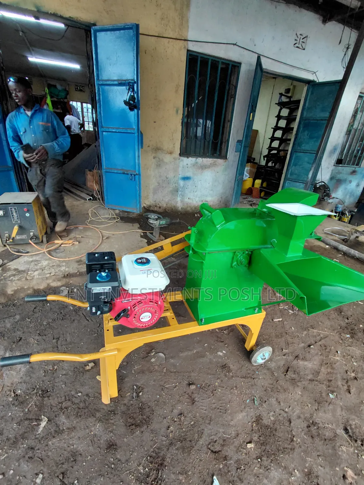 ​Compact Petrol Silage Machine