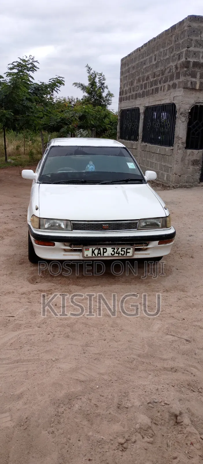 Toyota Corolla 1990 White
