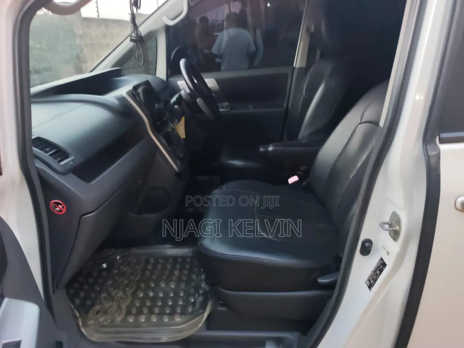 Toyota Noah 2010 White