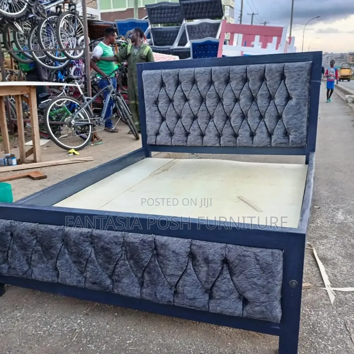 Grey/White Mocket Beds Size 5 by 6