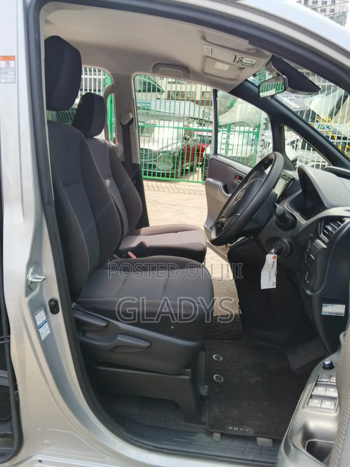 Toyota Voxy 2019