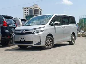 Toyota Voxy 2019