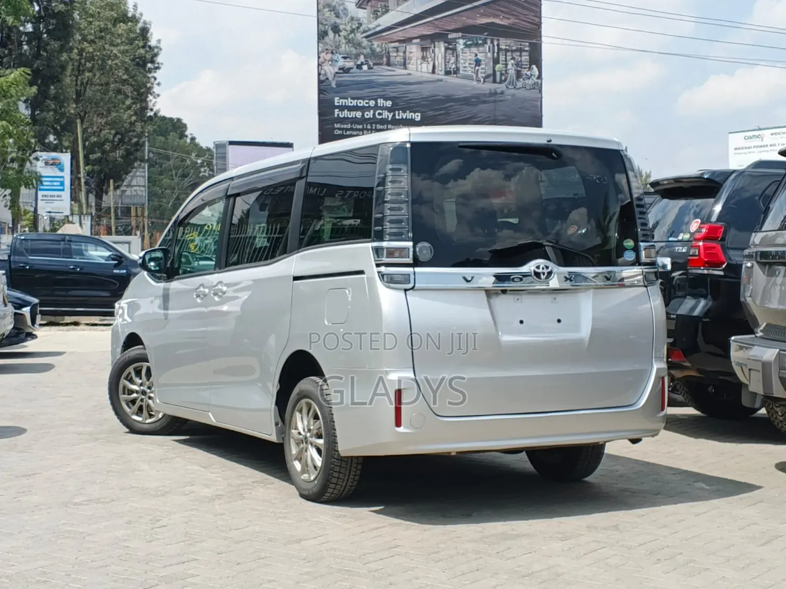 Toyota Voxy 2019