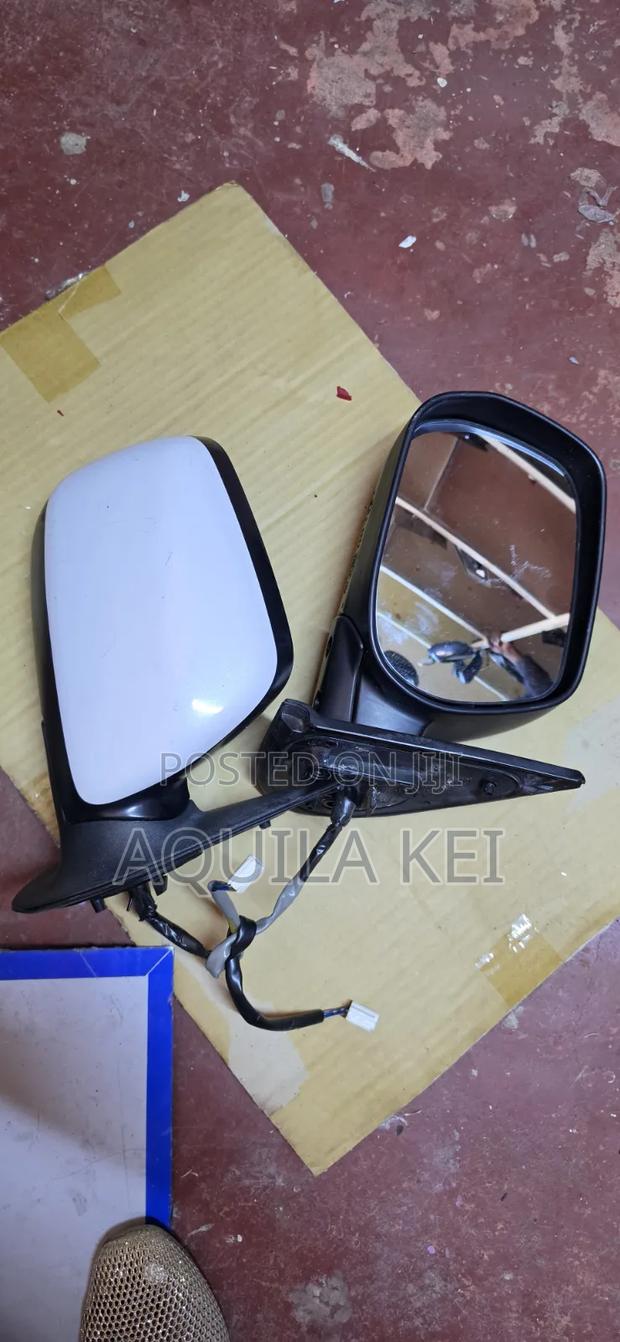 Serena 2012 Sidemirrors - thumbnail 2