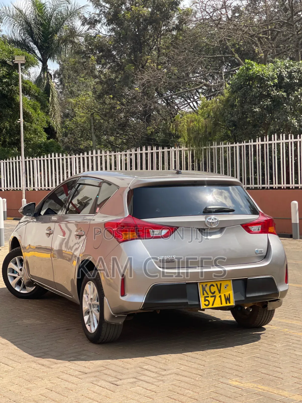 Toyota Auris 2013 Gray