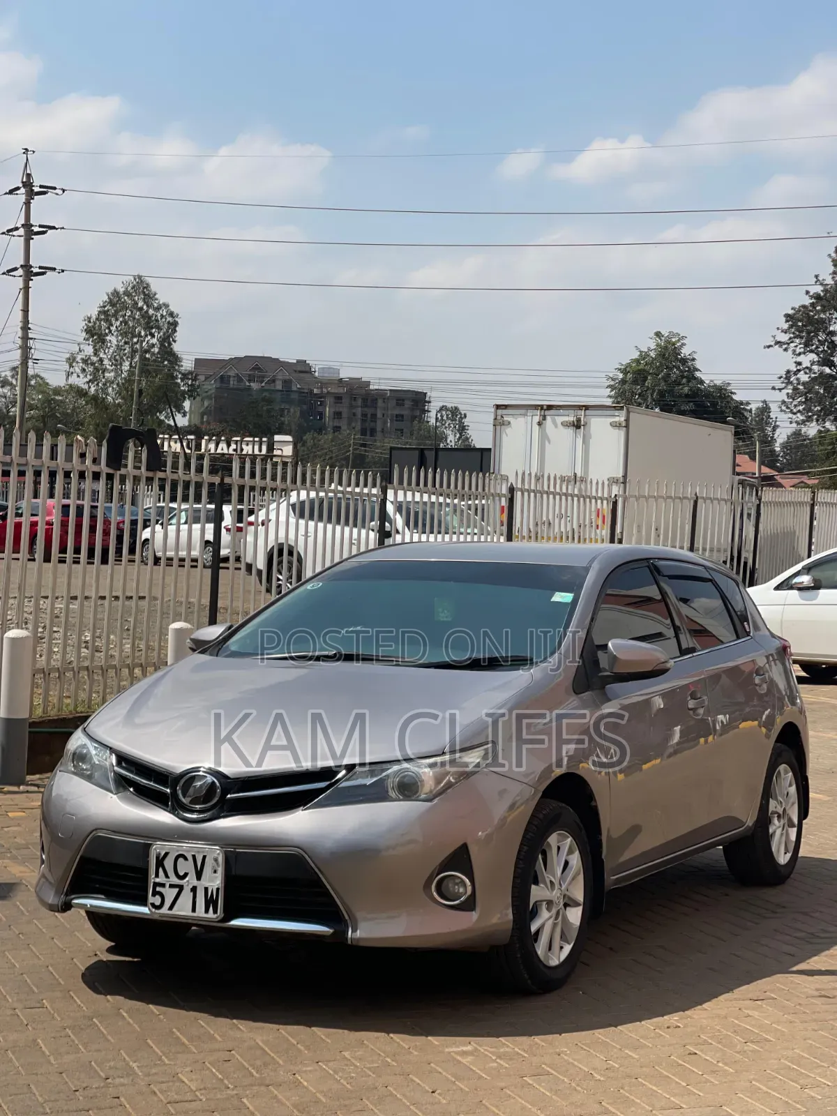 Toyota Auris 2013 Gray