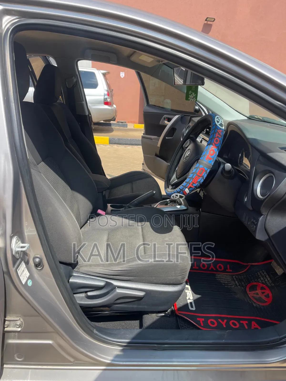 Toyota Auris 2013 Gray