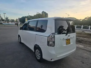 Toyota Voxy 2009 White
