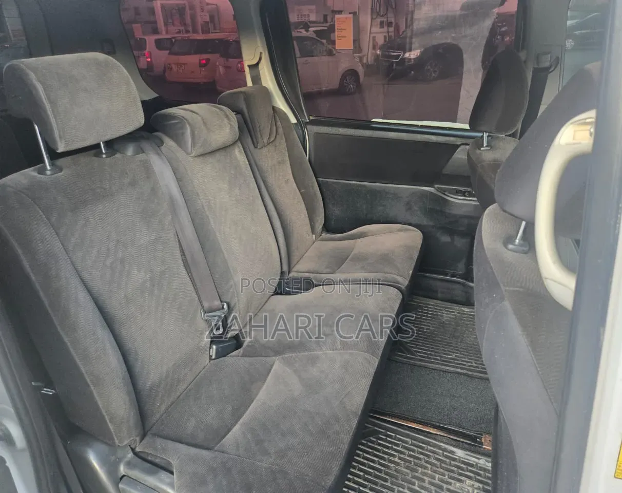 Toyota Voxy 2009 White